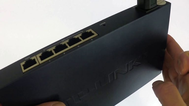 How to return a TP Link TL R600VPN Router back to factory defaults